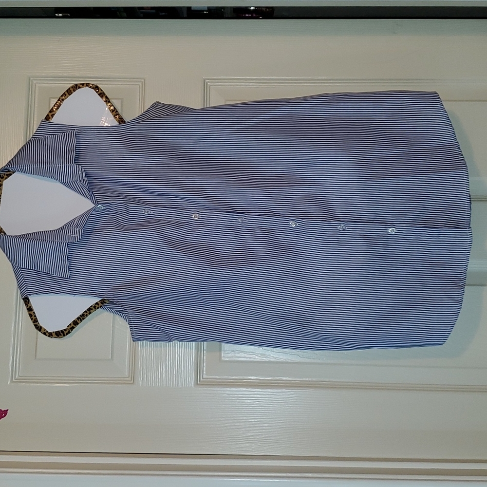 3/$15 Buttom down stripped shirt